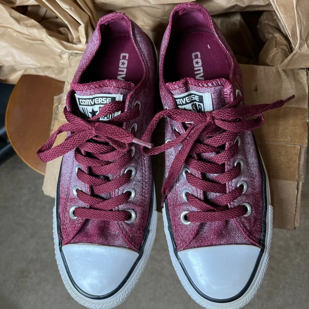 Maroon Converse Elena Gilbert core Size 7 - Picture 2 of 7